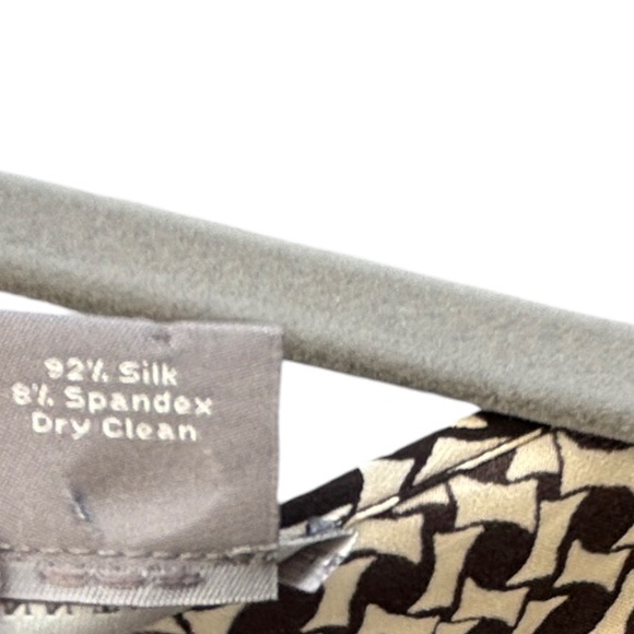 Ann Taylor Women’s 8 Black & Cream Cap Sleeve Geometric Print Silk Blouse - Picture 7 of 7